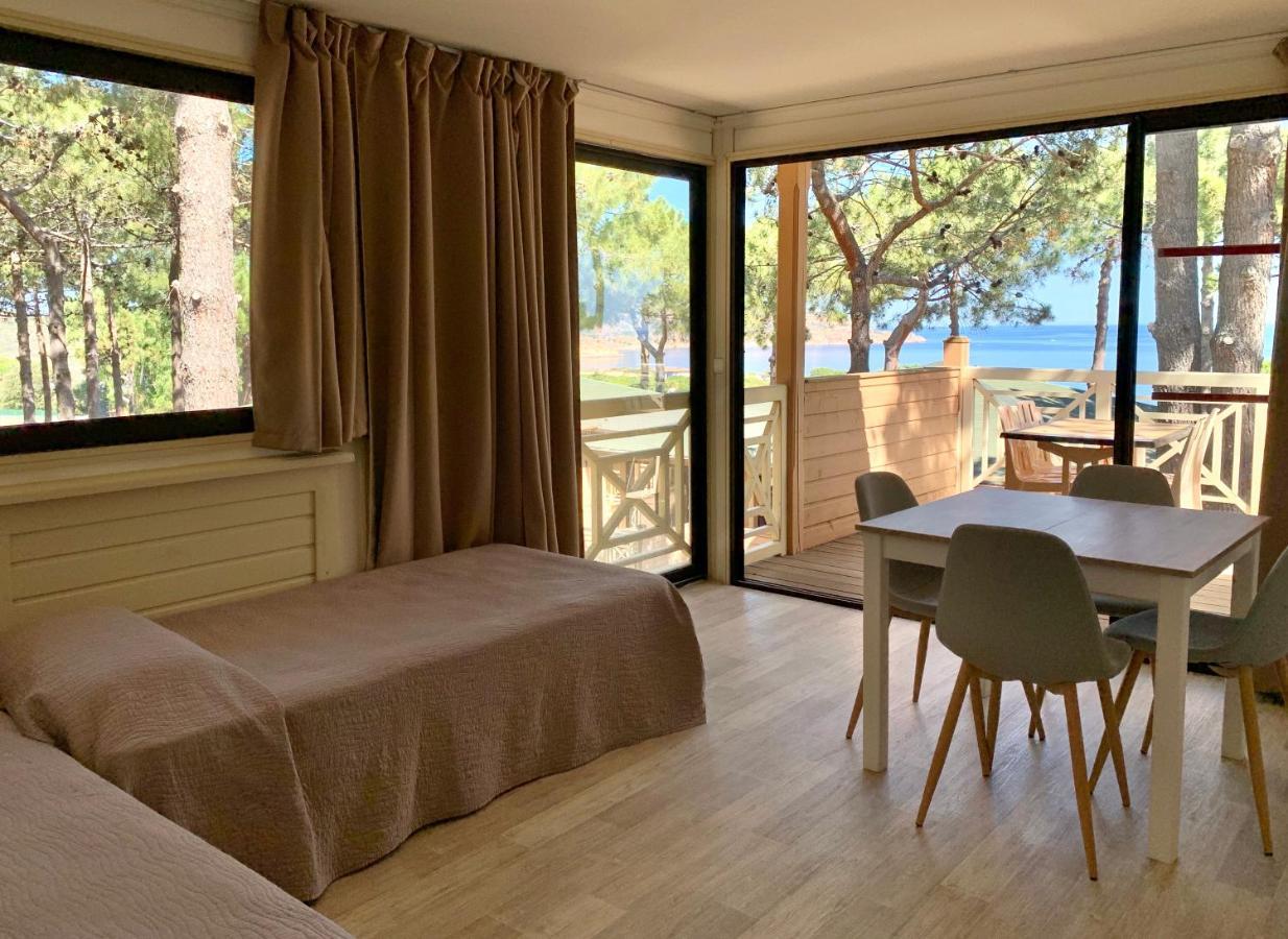 Residence Les Pins Calvi  Buitenkant foto