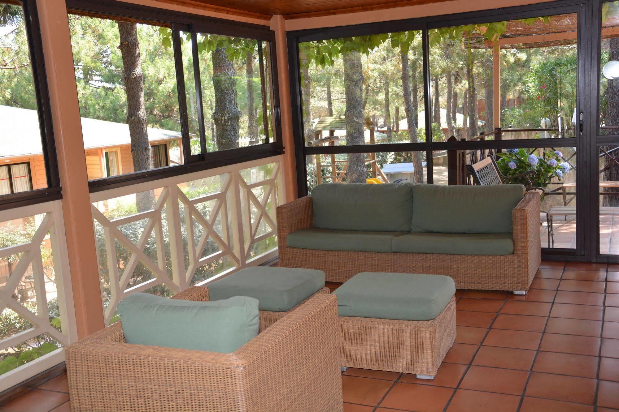 Residence Les Pins Calvi  Buitenkant foto
